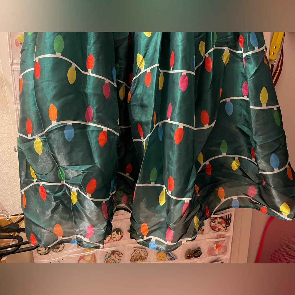 💚PRICE FIRM💚Unique Vintage Light Up
Christmas Lights Print
Sweetheart Dress - Picture 5 of 10